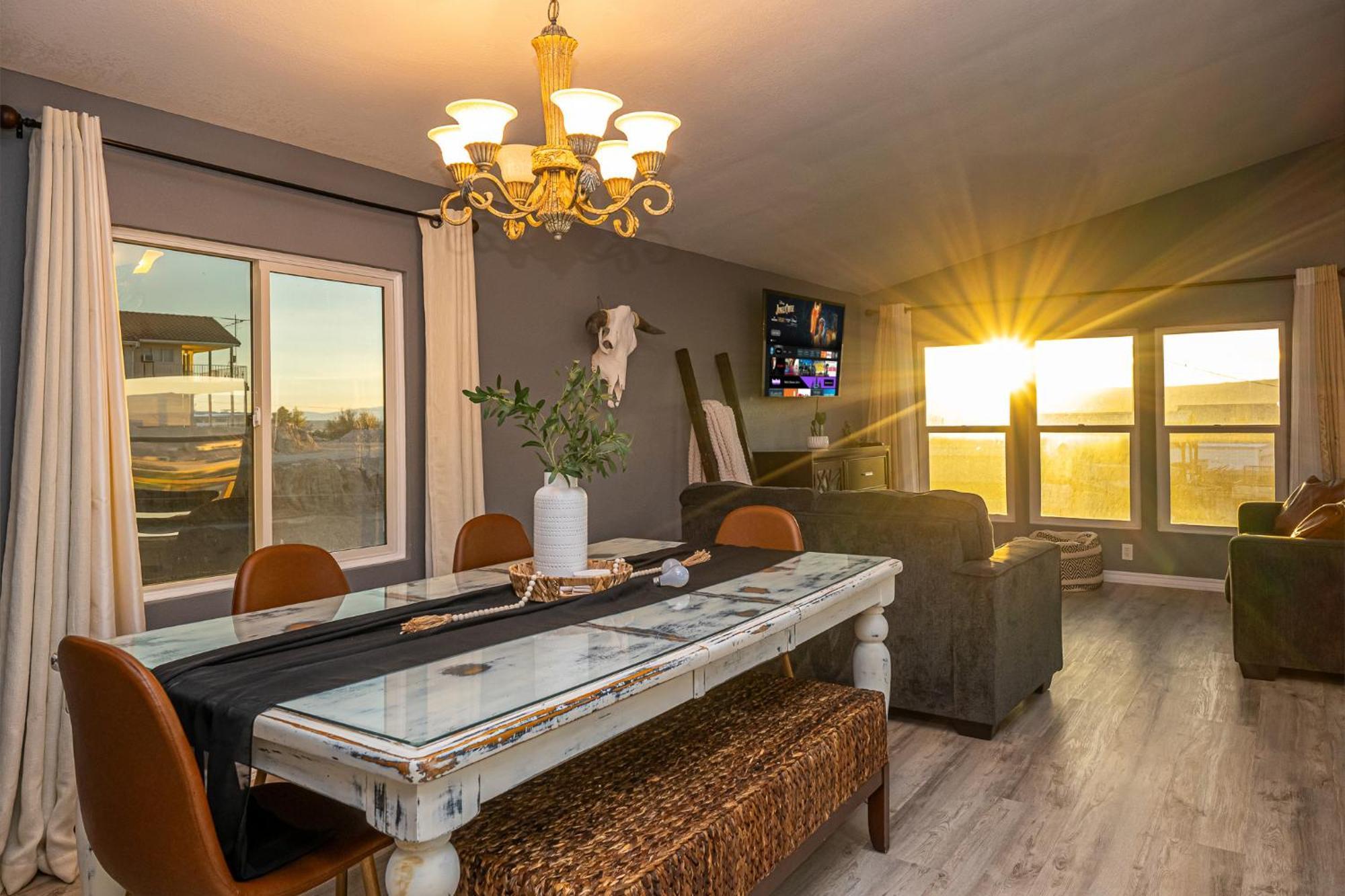 Magnificent & Tranquil Home, Mountain Views , 8 Mins To Casinos & River, Fire Pit, Bbq Буллгед-Сіті Екстер'єр фото